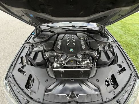 Used 2021 BMW M550i xDrive w/ Dynamic Handling Package AWD/4WD image 14