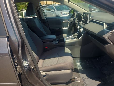 Certified 2025 Toyota RAV4 XLE AWD/4WD image 17