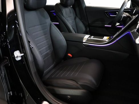 Used 2025 Mercedes-Benz C 300 4MATIC Sedan image 20