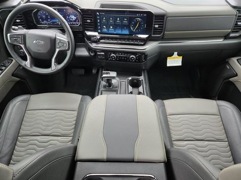 Used 2024 Chevrolet Silverado 1500 ZR2 w/ Technology Package image 25