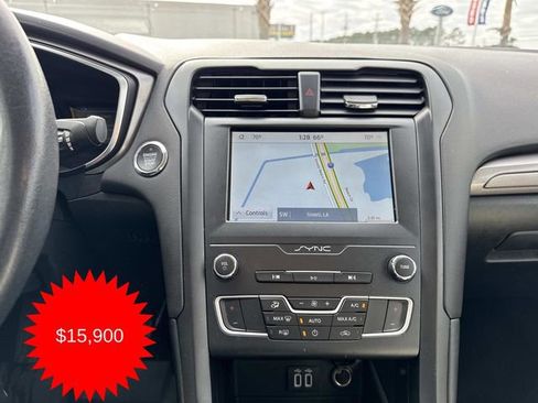 Used 2020 Ford Fusion SE w/ Equipment Group 151A image 17