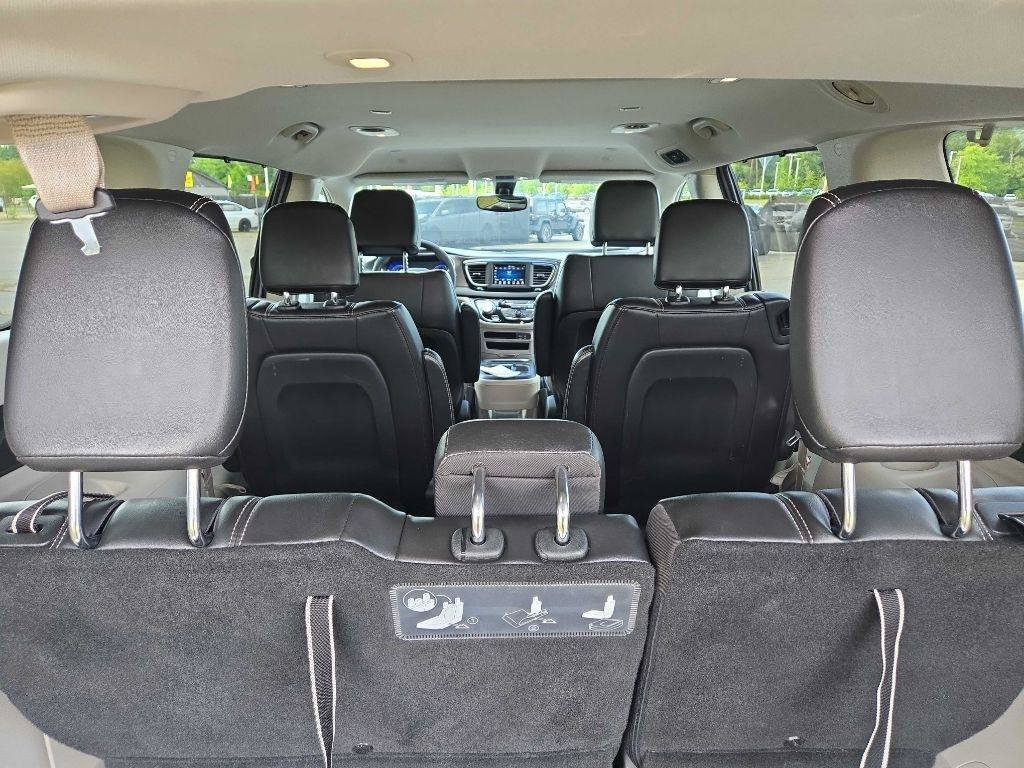 Used 2020 Chrysler Voyager Lxi FWD image 9