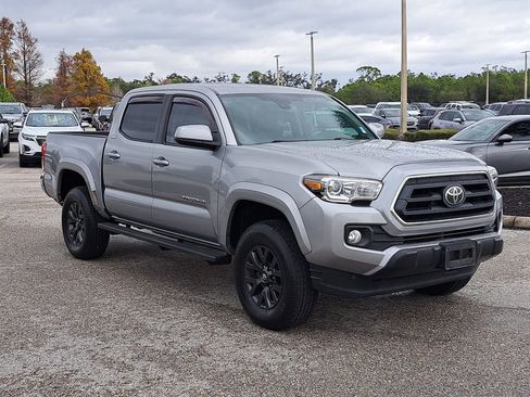 Certified 2020 Toyota Tacoma SR5 image 2