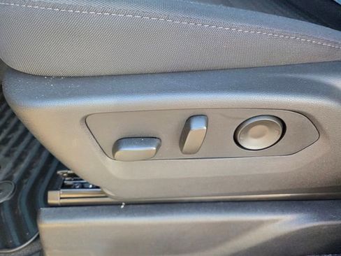 New 2026 GMC Sierra 1500 SLE w/ Preferred Package image 6