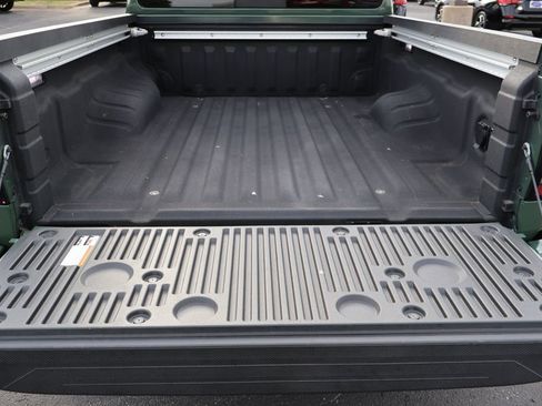 Used 2024 Nissan Frontier SV w/ SV Convenience Package RWD image 15