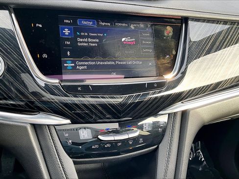 Used 2025 Cadillac XT6 Premium Luxury image 32