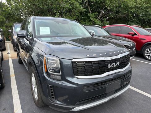 Used 2022 Kia Telluride LX FWD image 2