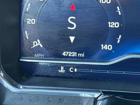 Used 2024 Chevrolet Silverado 2500 LTZ image 3