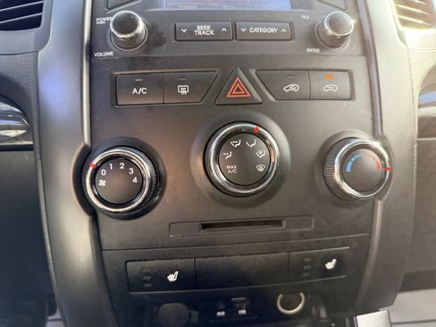 Used 2013 Kia Sorento LX w/ Convenience Pkg image 17