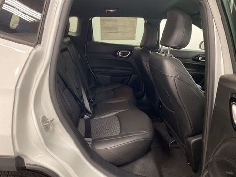 Used 2026 Jeep Compass Latitude w/ Quick Order Package 29K image 24