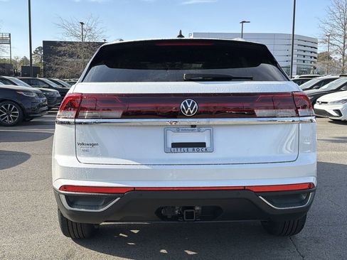 New 2026 Volkswagen Atlas Cross Sport SE FWD image 4