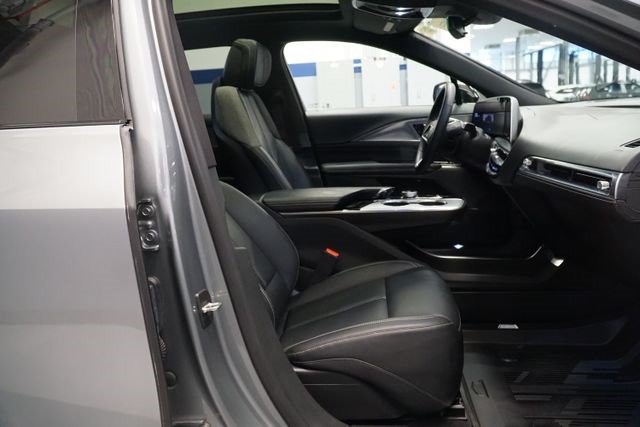 Certified 2024 Cadillac Lyriq Tech w/ Driver Assist Package AWD/4WD image 20