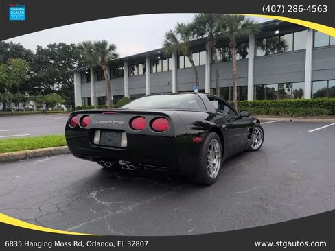Used 2004 Chevrolet Corvette Coupe RWD image 5