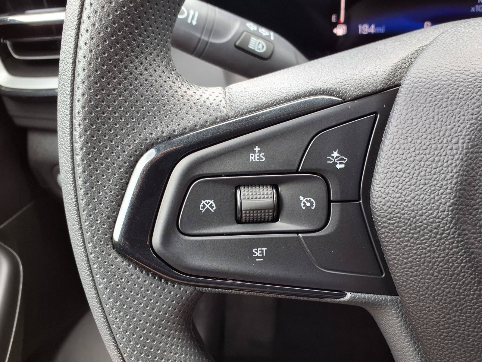 Used 2025 Chevrolet TrailBlazer LT w/ Driver Confidence Package FWD image 17