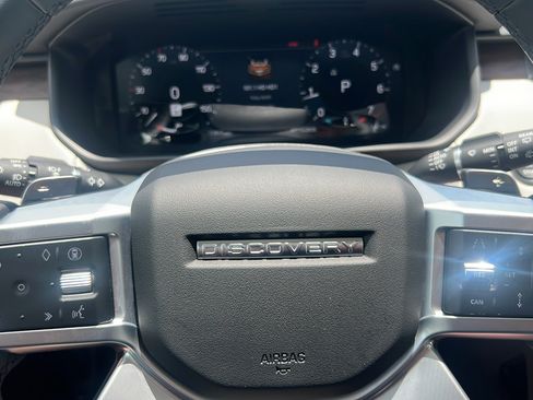 Used 2025 Land Rover Discovery Dynamic SE AWD/4WD image 31