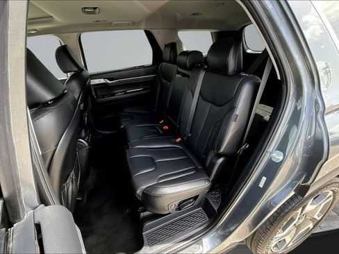 Used 2024 Hyundai Palisade SEL FWD image 23