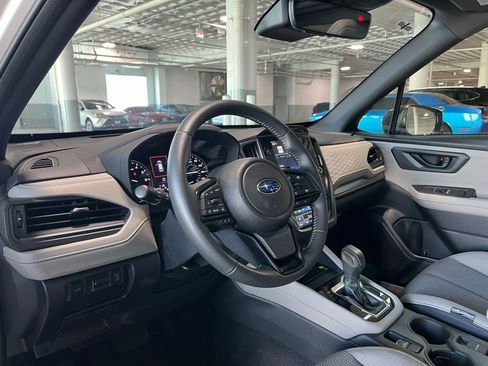 Used 2025 Subaru Forester Premium AWD/4WD image 17