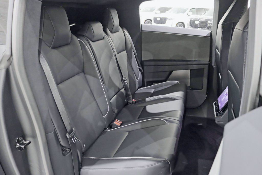 Used 2026 Tesla Cybertruck Cyberbeast AWD/4WD image 31
