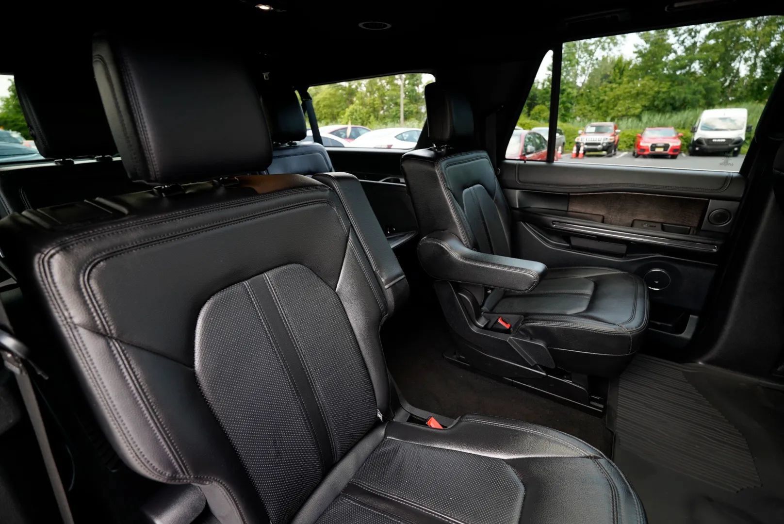 Used 2021 Ford Expedition Max Limited AWD/4WD image 40