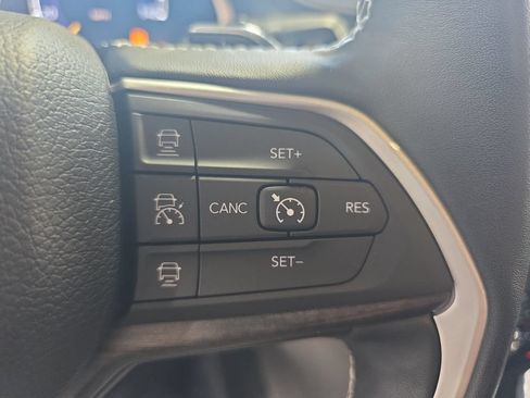 Used 2022 Jeep Grand Cherokee L Limited AWD/4WD image 20