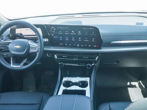 New 2026 Chevrolet Traverse LT w/ Driver Confidence Package FWD image 11