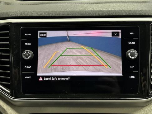 Used 2022 Volkswagen Atlas SE w/ Black Wheel Package image 9