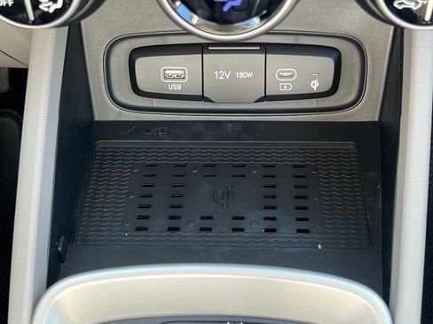 New 2026 Hyundai Venue SEL FWD image 32