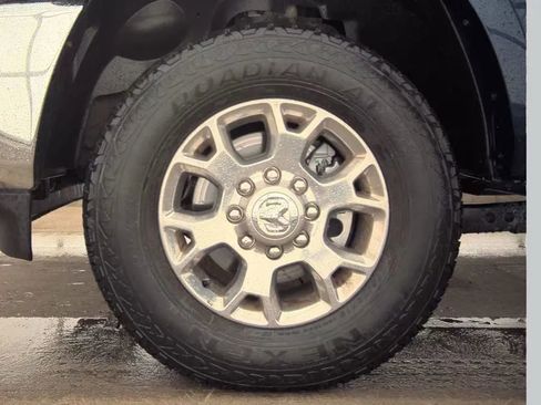 Used 2019 RAM 2500 Laramie image 9