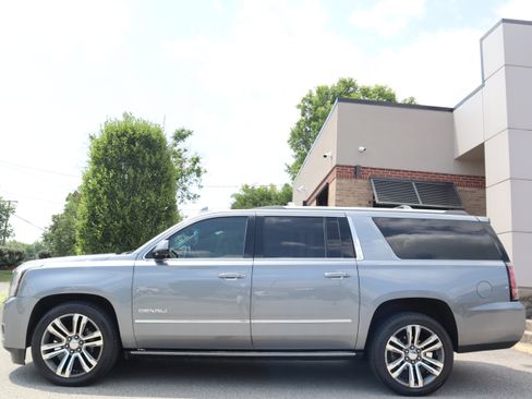 Used 2019 GMC Yukon XL Denali w/ Denali Ultimate Package AWD/4WD image 10