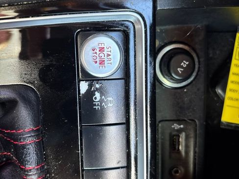 Used 2017 Volkswagen Jetta GLI FWD image 26