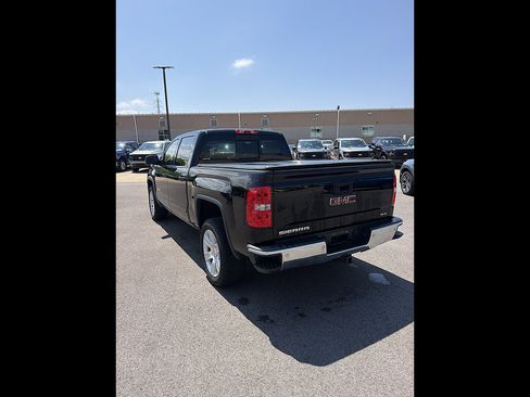 Used 2018 GMC Sierra 1500 SLE w/ SLE Value Package AWD/4WD image 3