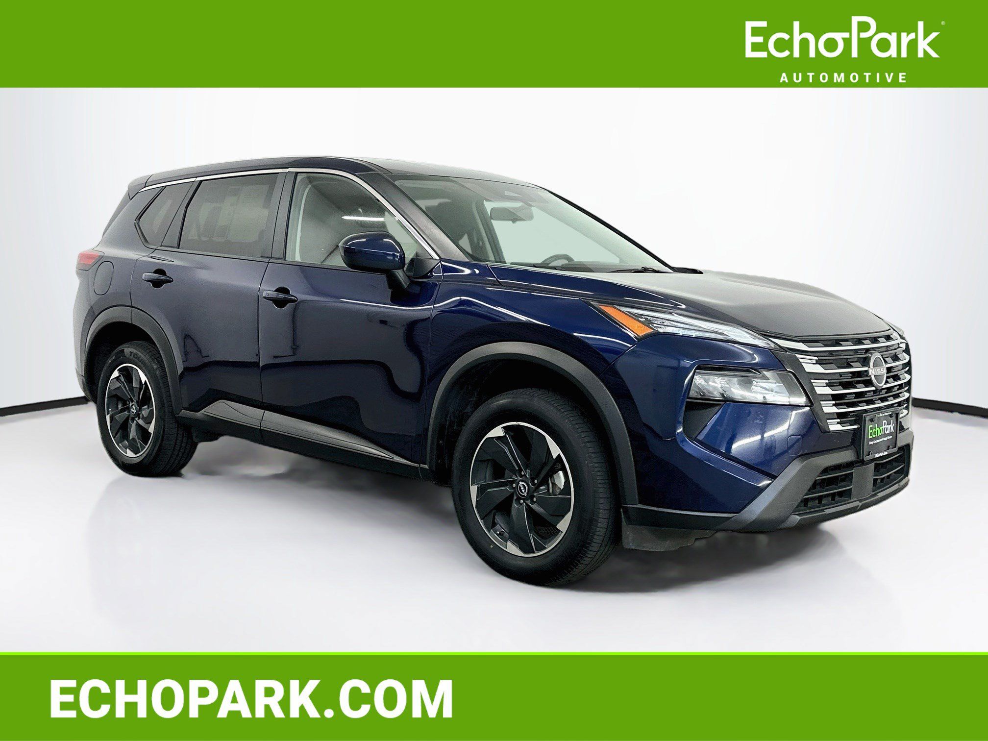 Used 2025 Nissan Rogue SV AWD/4WD image 1
