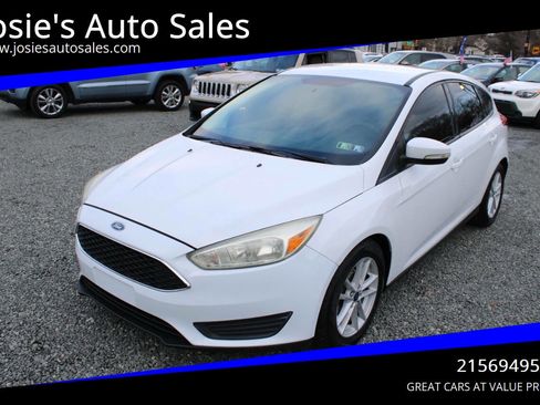 Used 2017 Ford Focus SE image 1
