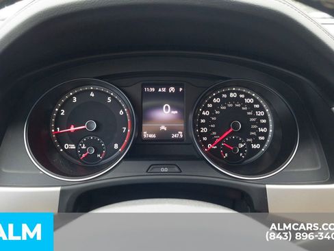Used 2021 Volkswagen Atlas Cross Sport SE FWD image 12