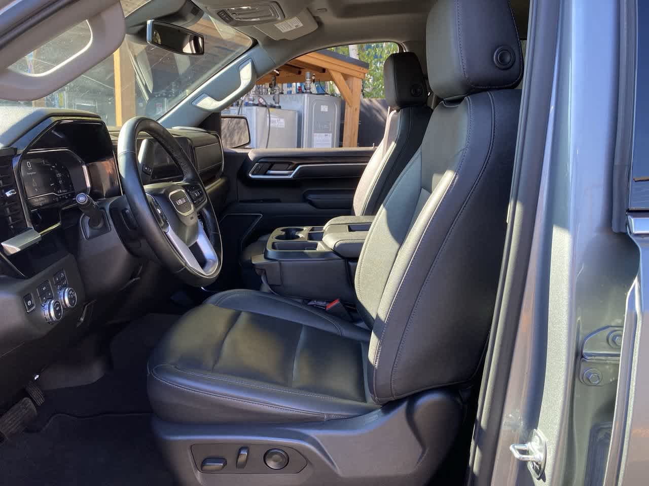 Used 2025 GMC Sierra 1500 SLT AWD/4WD image 13