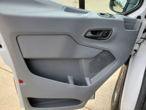 Used 2018 Ford Transit 150 XL RWD image 11