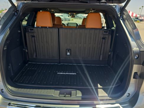 New 2026 Toyota Highlander Platinum AWD/4WD image 24