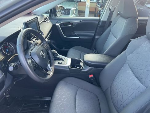 Used 2022 Toyota RAV4 XLE image 4