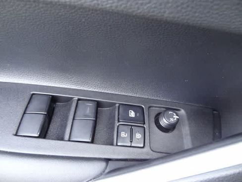 Used 2026 Toyota Corolla Cross XLE FWD image 15