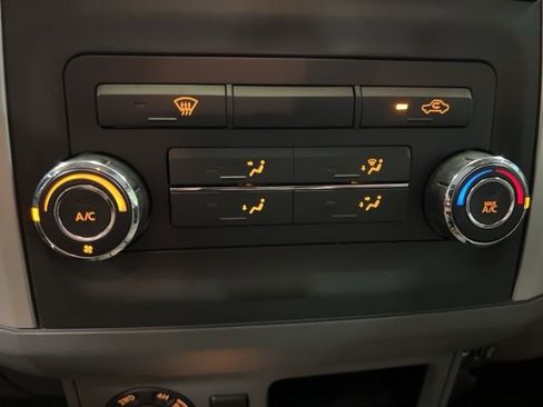 Used 2021 Nissan Frontier SV image 32