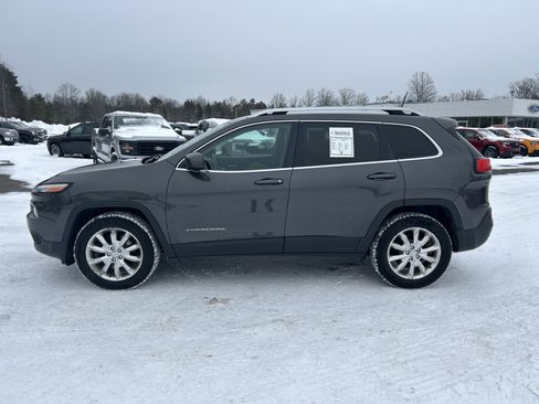 Used 2017 Jeep Cherokee Limited image 6