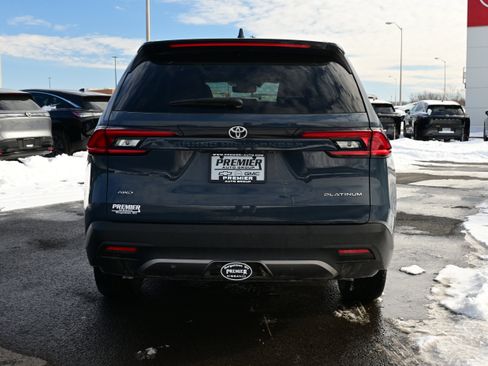 Used 2025 Toyota Grand Highlander AWD image 7