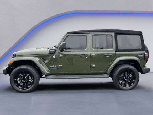 Used 2022 Jeep Wrangler Unlimited Sahara w/ Cold Weather Group image 11