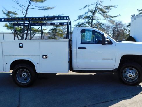 Used 2015 Chevrolet Silverado 3500 W/T image 2