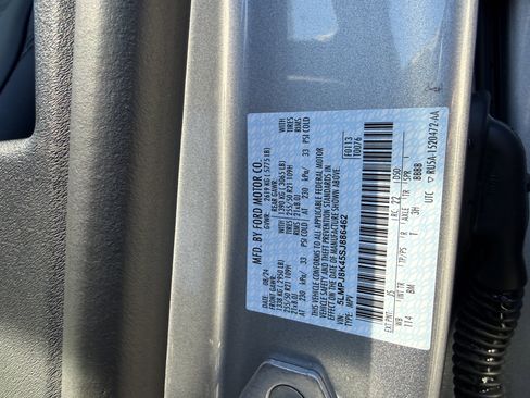 Used 2025 Lincoln Nautilus Reserve image 31