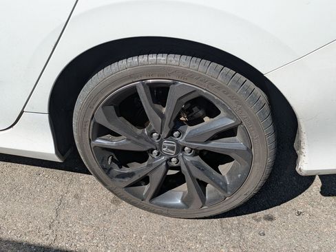 Used 2020 Honda Civic Sport image 4