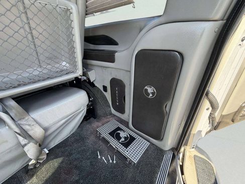Used 2021 Chevrolet Express 2500 LS w/ Enhanced Convenience Package RWD image 10