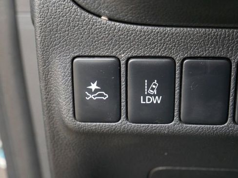 Used 2020 Mitsubishi Outlander SE AWD/4WD image 16