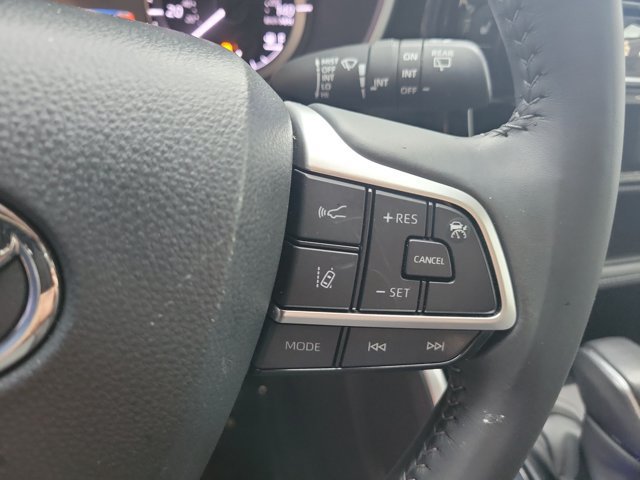 Used 2024 Toyota Highlander XSE FWD image 28