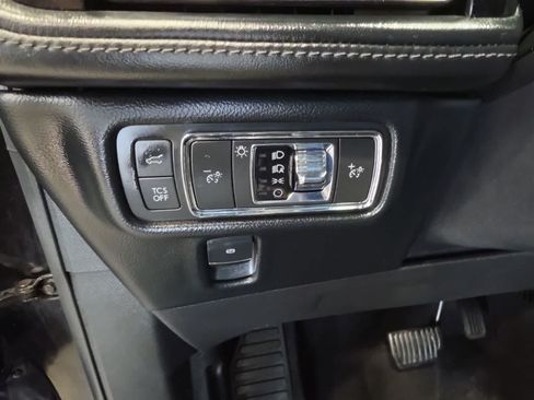 Used 2021 Lincoln Nautilus Reserve w/ Monochromatic Package AWD/4WD image 19